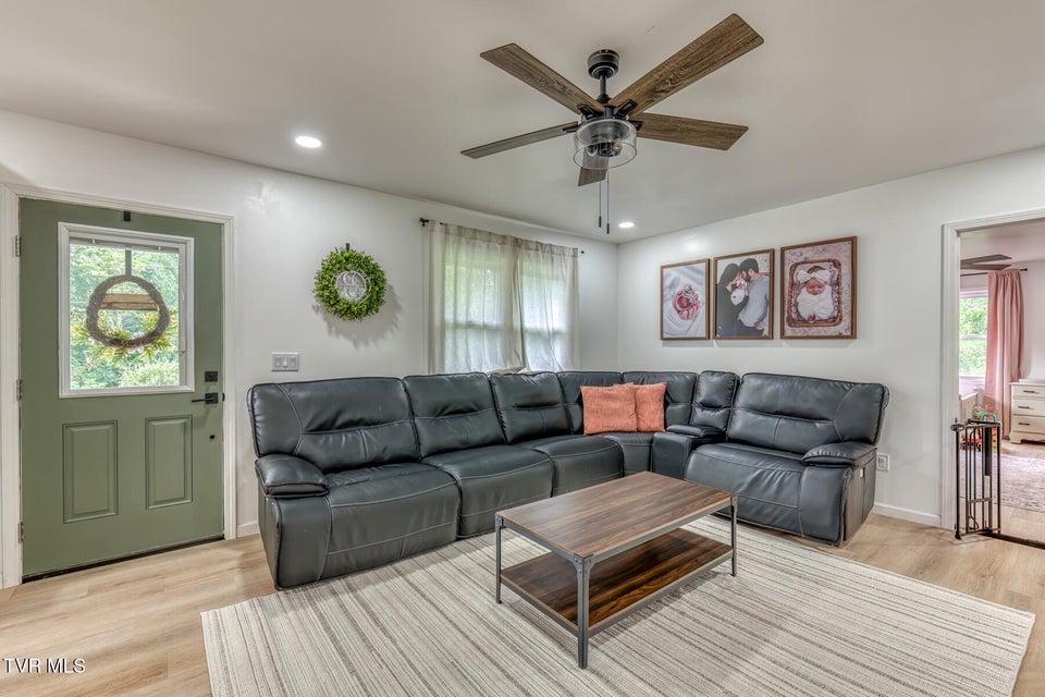 Photo #5: 1005 & 1009 Island Road