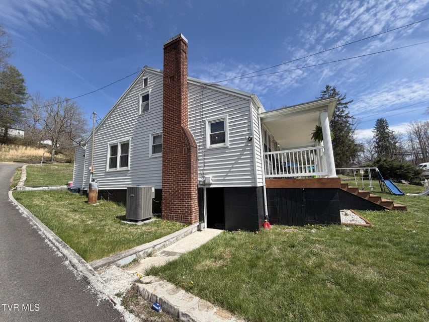 Photo #8: 723 Park Avenue