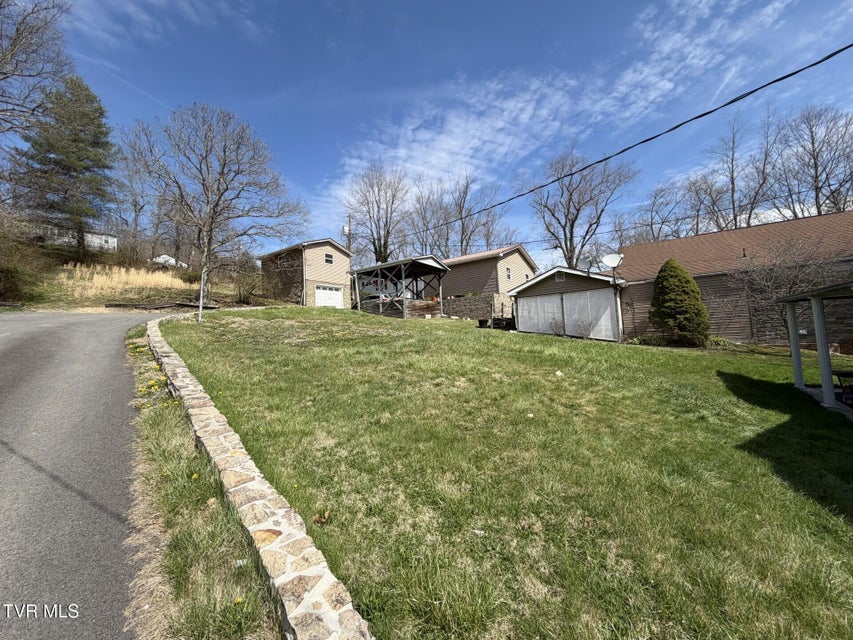 Photo #9: 723 Park Avenue