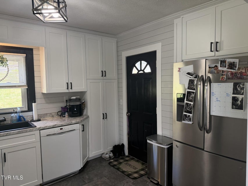 Photo #12: 723 Park Avenue