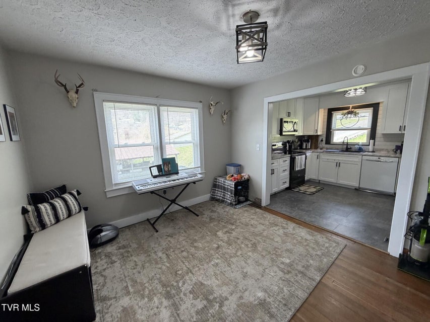 Photo #17: 723 Park Avenue