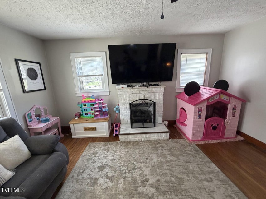 Photo #20: 723 Park Avenue