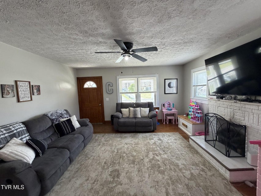 Photo #22: 723 Park Avenue