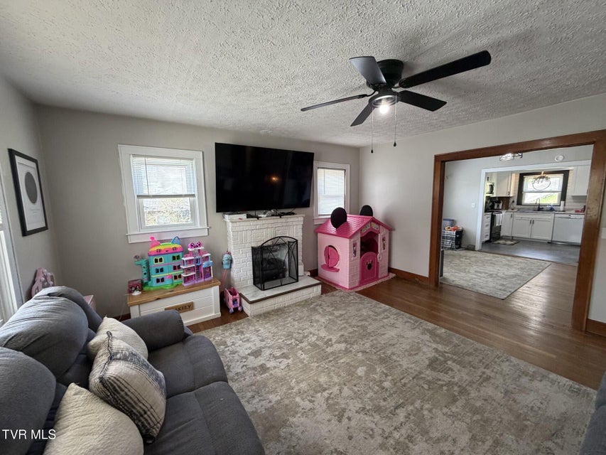 Photo #23: 723 Park Avenue