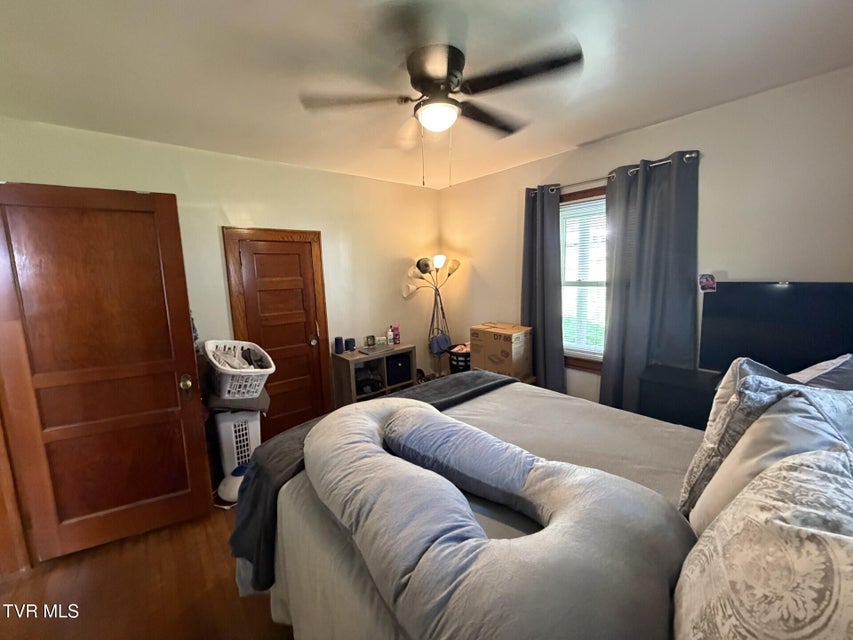 Photo #31: 723 Park Avenue