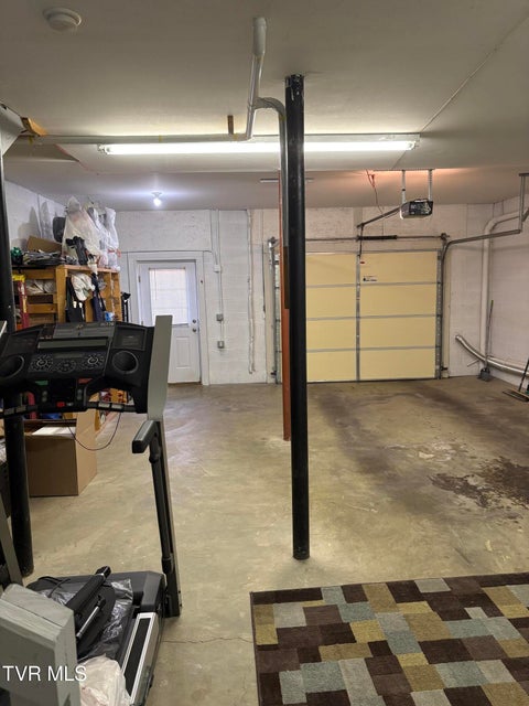 Photo #39: 2101 Cherokee Road