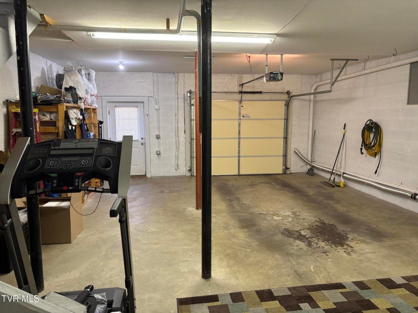 Photo #38: 2101 Cherokee Road