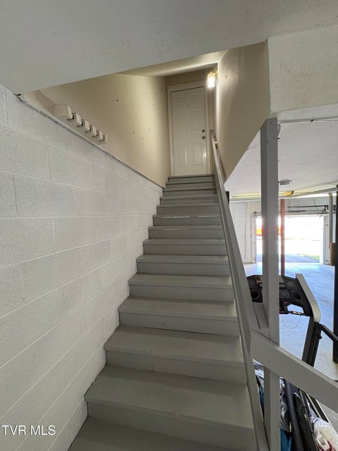 Photo #40: 2101 Cherokee Road