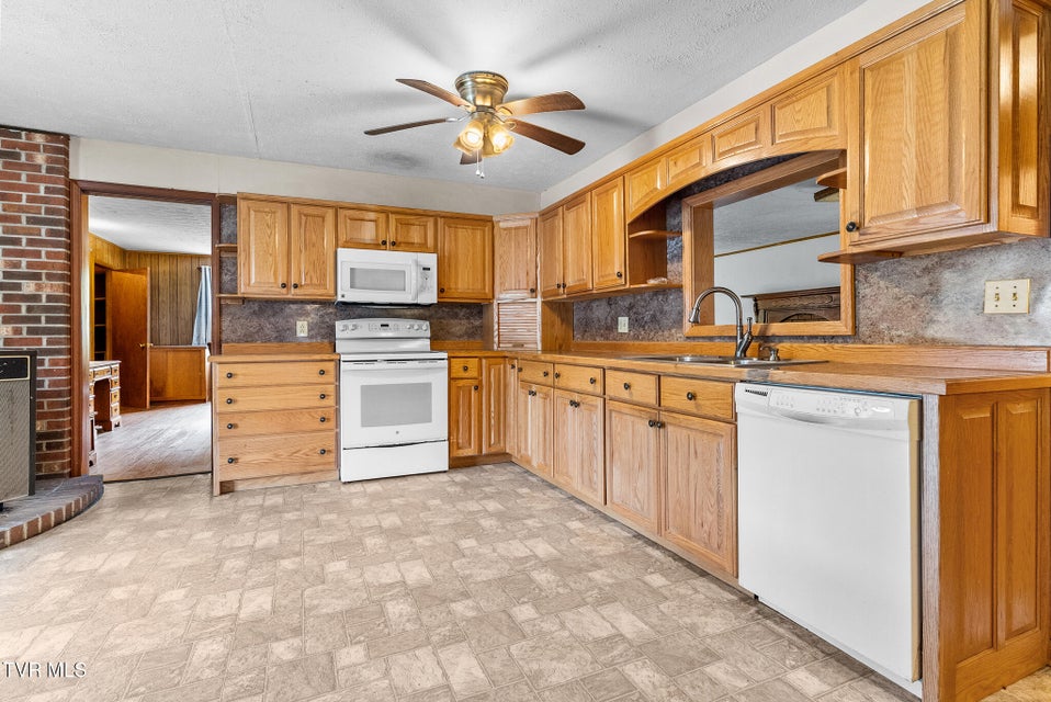 Photo #13: 4025 Fox Creek Road