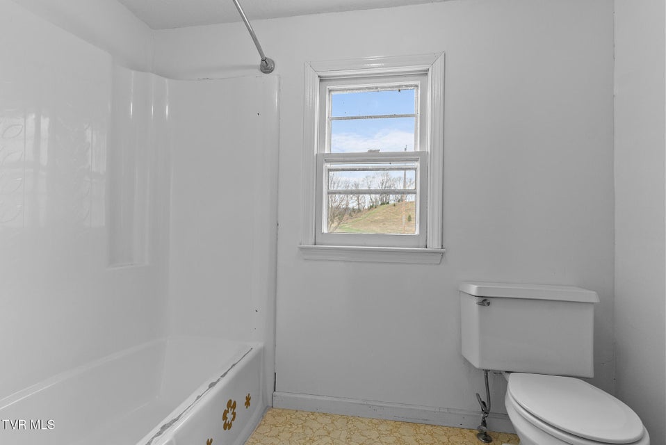 Photo #29: 4025 Fox Creek Road