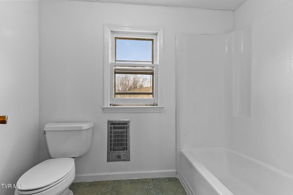 Photo #34: 4025 Fox Creek Road