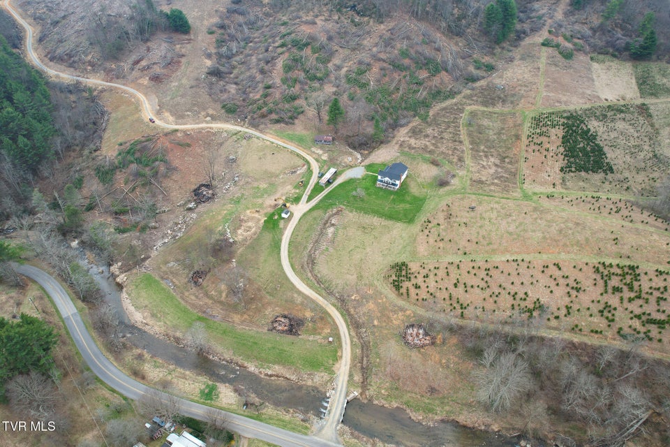 Photo #51: 4025 Fox Creek Road