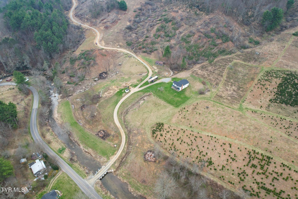 Photo #52: 4025 Fox Creek Road