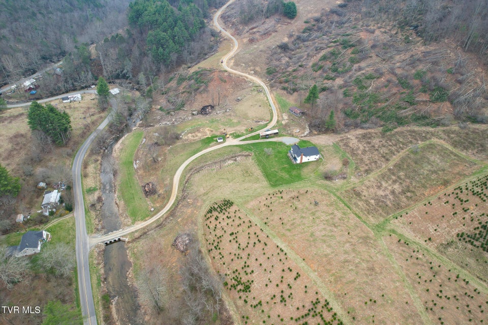 Photo #53: 4025 Fox Creek Road