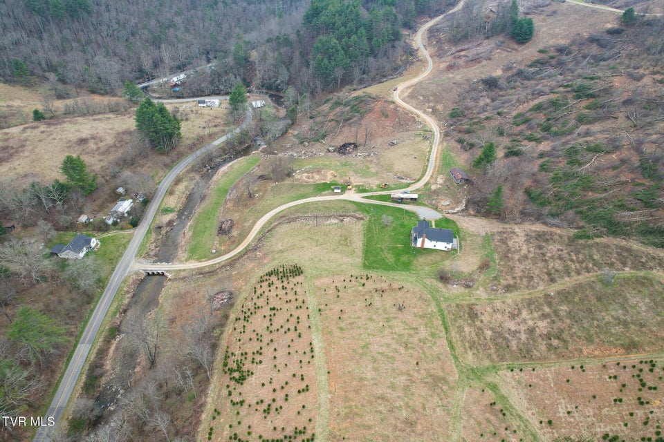 Photo #54: 4025 Fox Creek Road