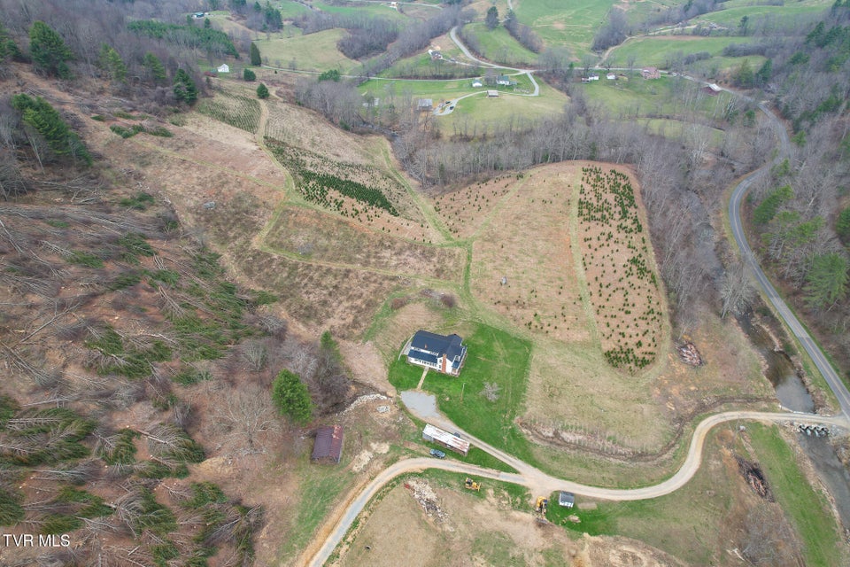 Photo #61: 4025 Fox Creek Road