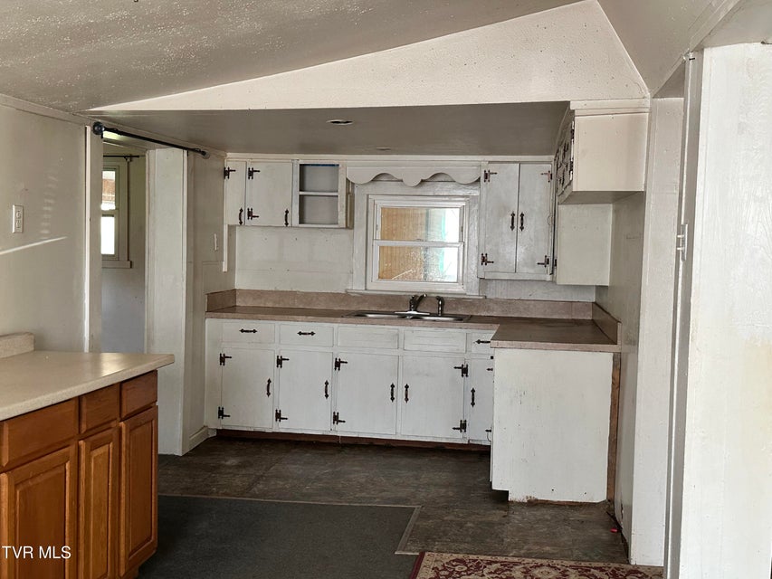 Photo #8: 702 Speedwell Road