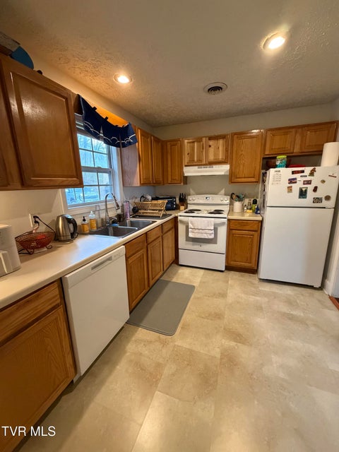 Photo #4: 1308 Bell Ridge Road