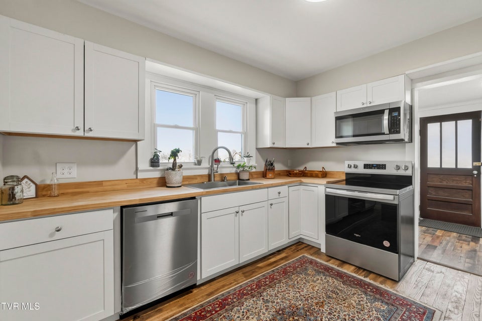 Photo #18: 740 Fishpond Road