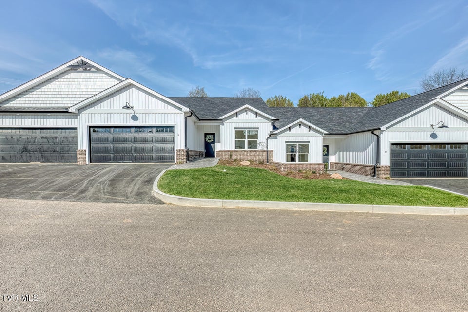 Photo #34: 106 Klm Drive