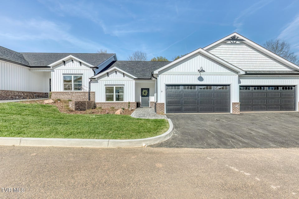 Photo #36: 106 Klm Drive