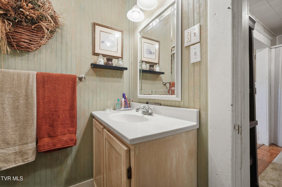 Photo #18: 418 Opekiska Street