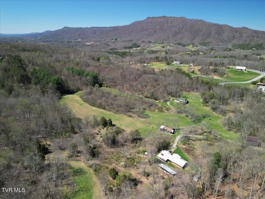 Photo #4: 245 Cliff Lane