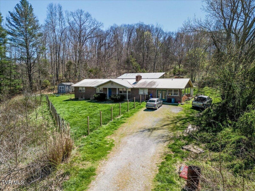 Photo #10: 245 Cliff Lane