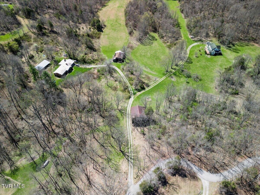 Photo #27: 245 Cliff Lane