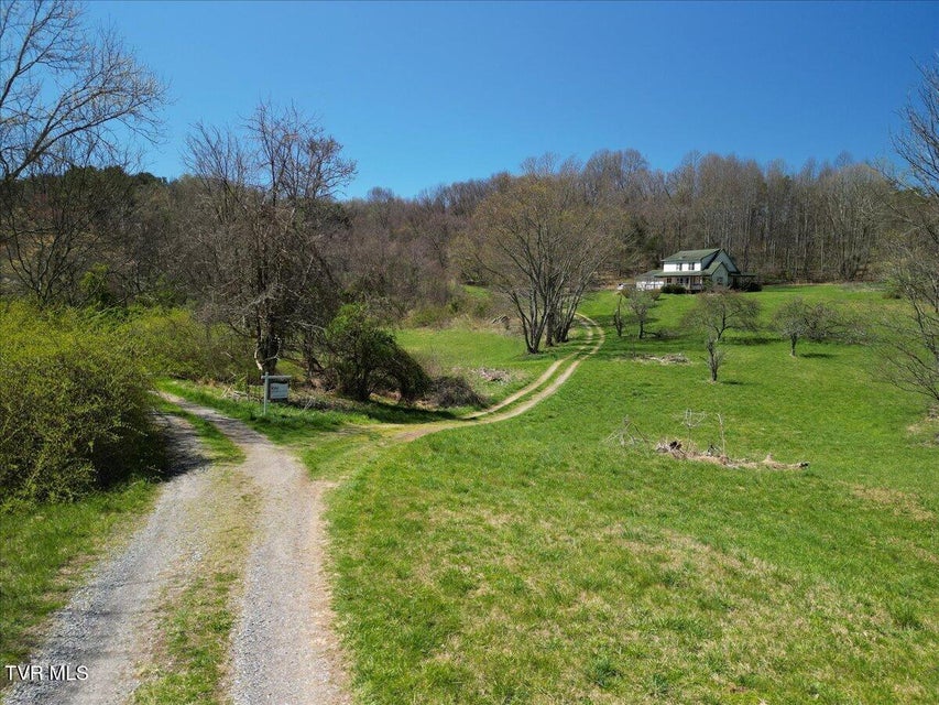 Photo #28: 245 Cliff Lane