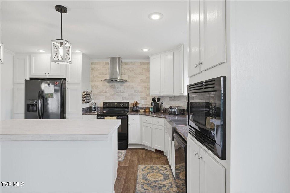 Photo #8: 170 Creek View Way