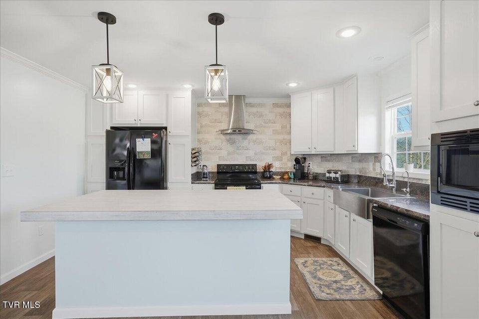 Photo #10: 170 Creek View Way