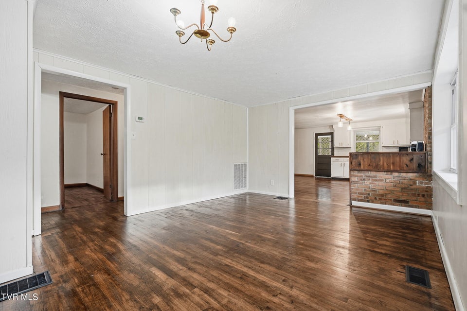 Photo #9: 4849 Sinking Creek Highway