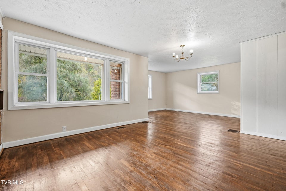 Photo #10: 4849 Sinking Creek Highway