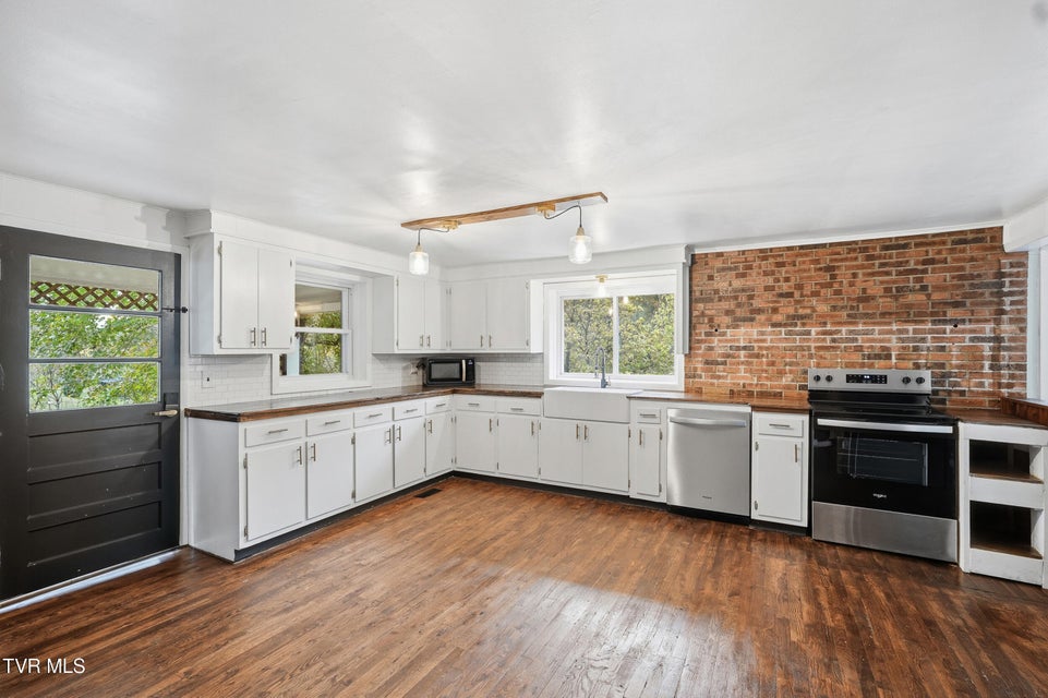 Photo #13: 4849 Sinking Creek Highway