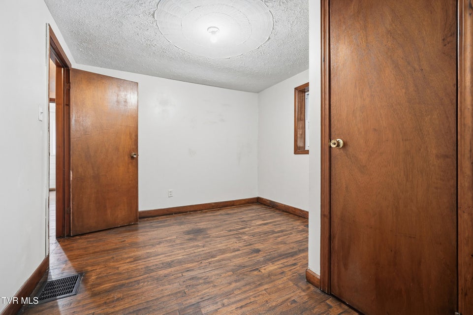 Photo #17: 4849 Sinking Creek Highway