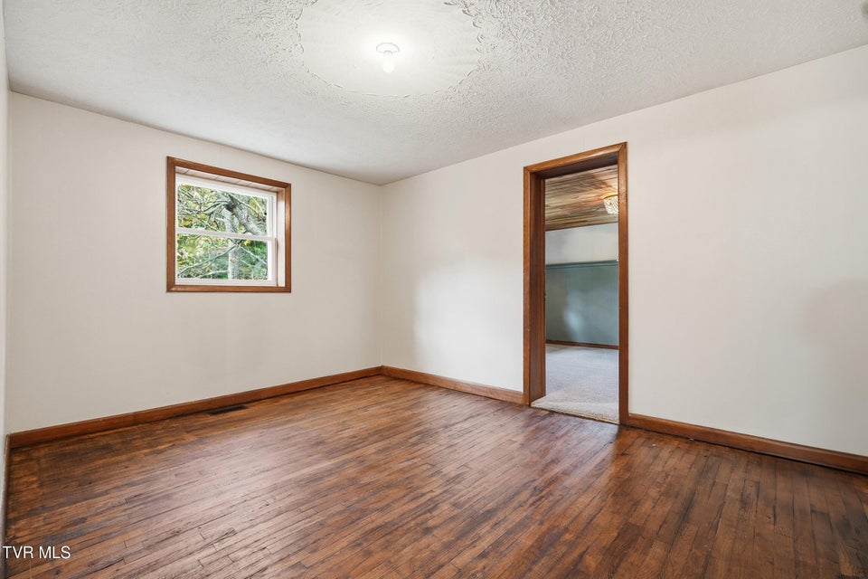 Photo #20: 4849 Sinking Creek Highway