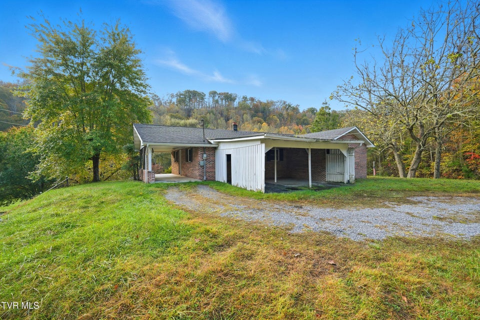 Photo #26: 4849 Sinking Creek Highway