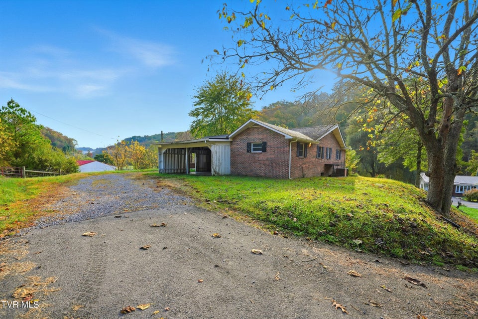 Photo #27: 4849 Sinking Creek Highway