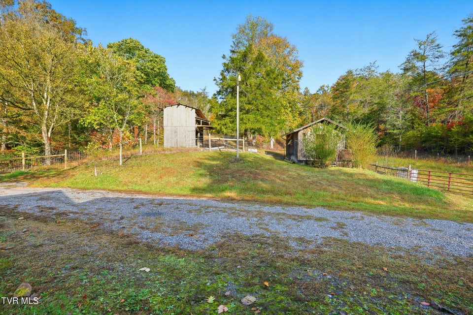 Photo #29: 4849 Sinking Creek Highway