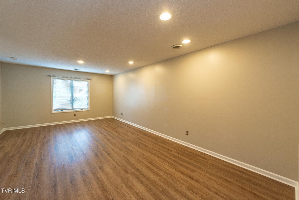 Photo #9: 263 Willowbend Place