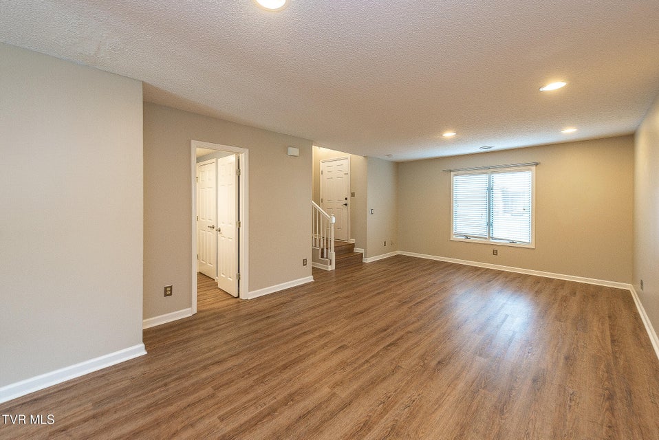 Photo #10: 263 Willowbend Place