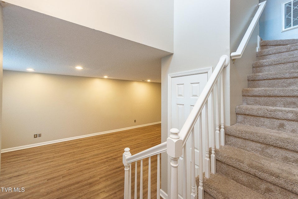 Photo #33: 263 Willowbend Place