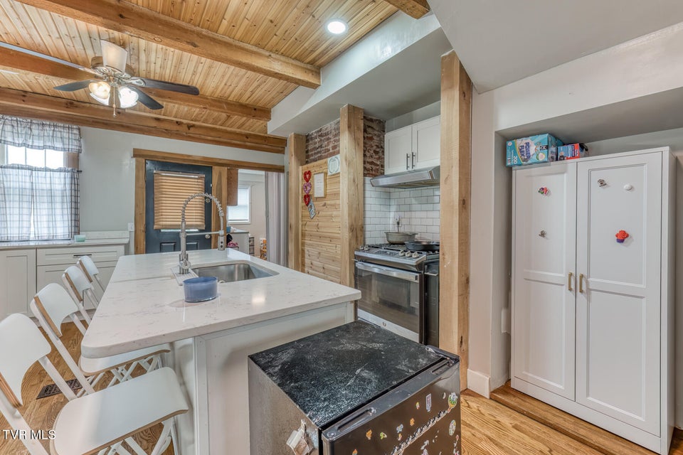 Photo #5: 440 Love Street