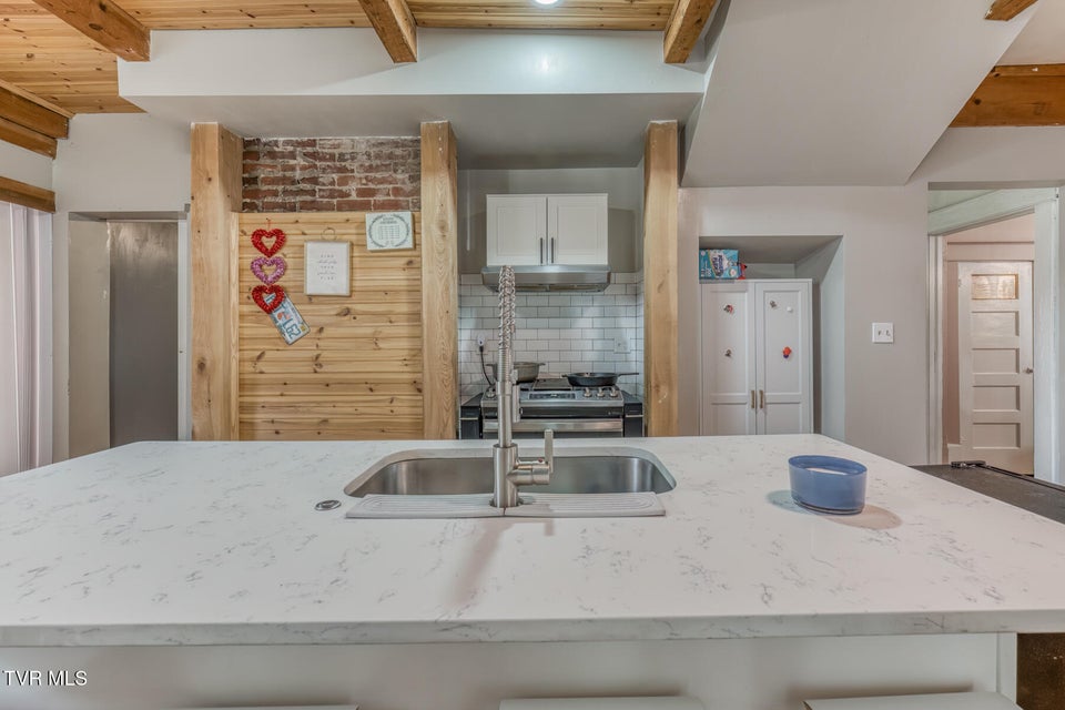 Photo #6: 440 Love Street