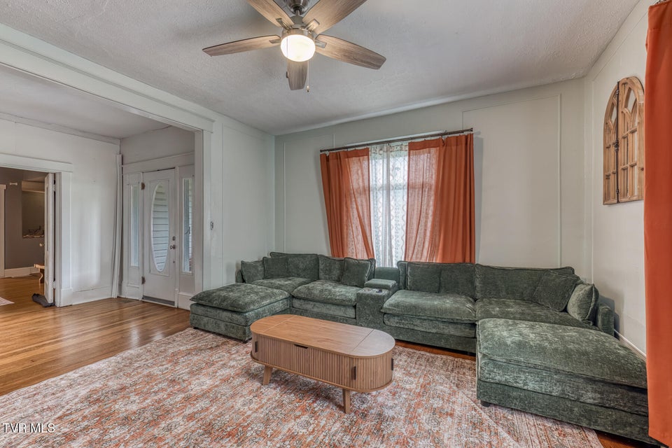 Photo #15: 440 Love Street