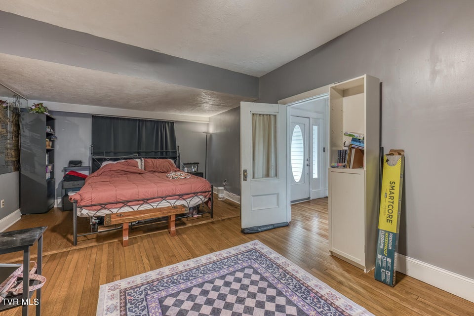 Photo #18: 440 Love Street