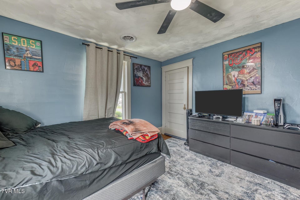 Photo #22: 440 Love Street