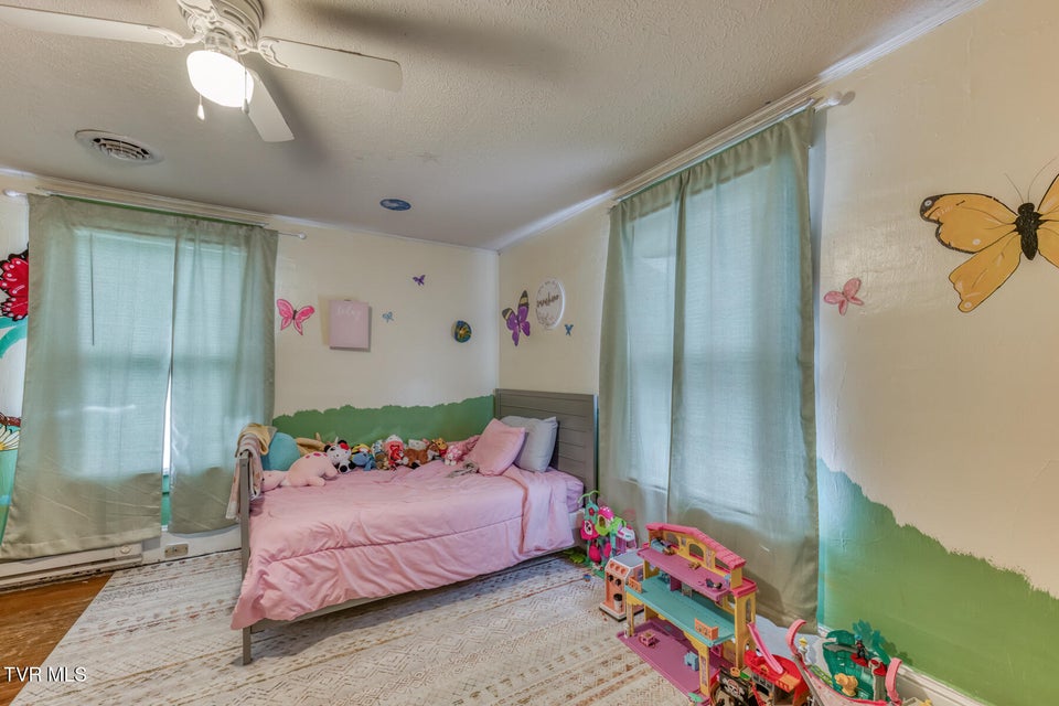 Photo #24: 440 Love Street