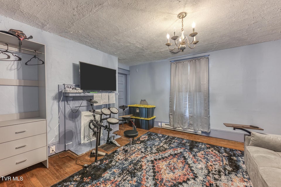 Photo #28: 440 Love Street